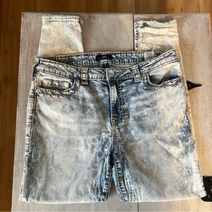 True Religion Jennie Mid Rise Super Skinny jeans in a light acid wash, size 34